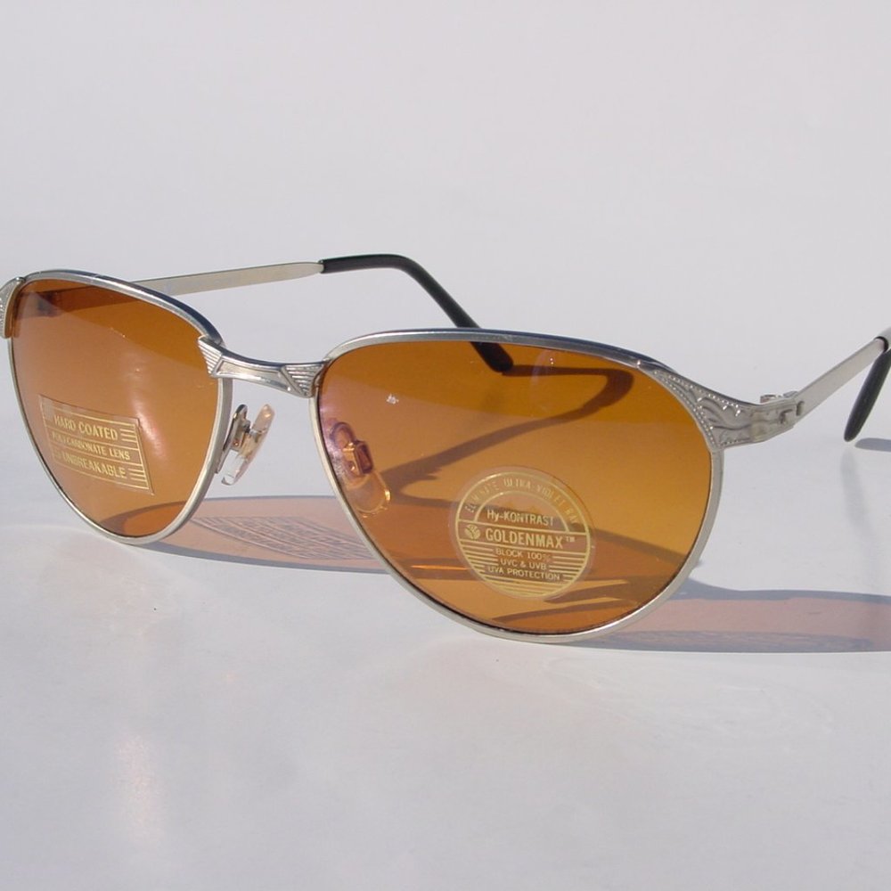 NWT TruVintage 90's fashion Retro style Goldenmax lens tech hydrophobic sunglass